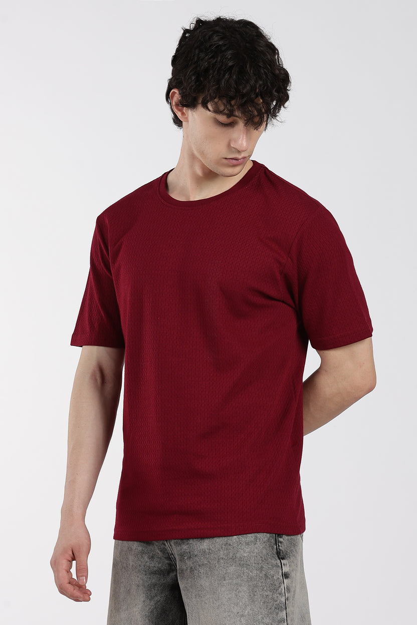 Maroon Textured Regular Fit T-Shirt For Men - Image 4