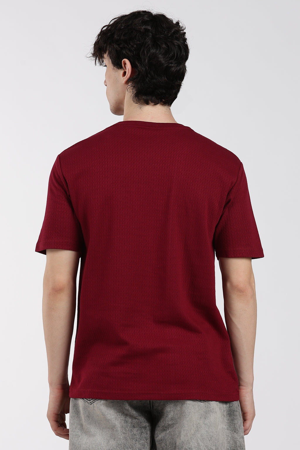 Maroon Textured Regular Fit T-Shirt For Men - Image 5
