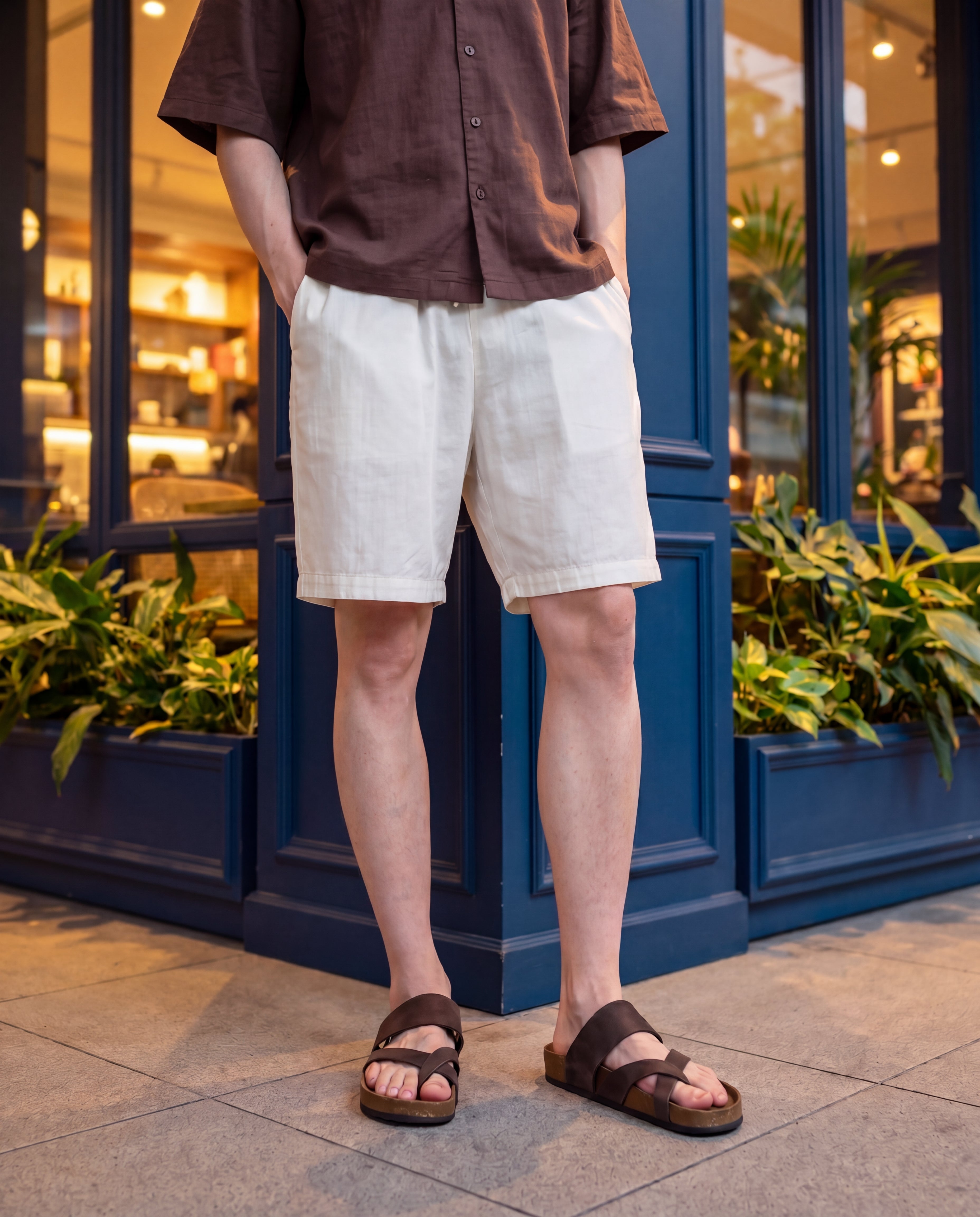 Off White 3 Pocketed Regular Fit Shorts for Men - Image 1
