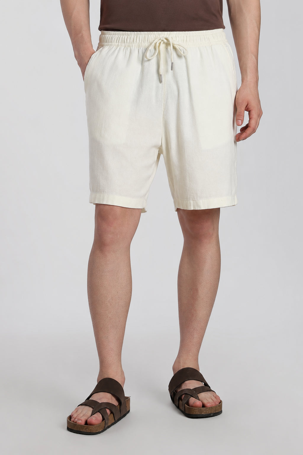 Off White 3 Pocketed Regular Fit Shorts for Men - Image 2