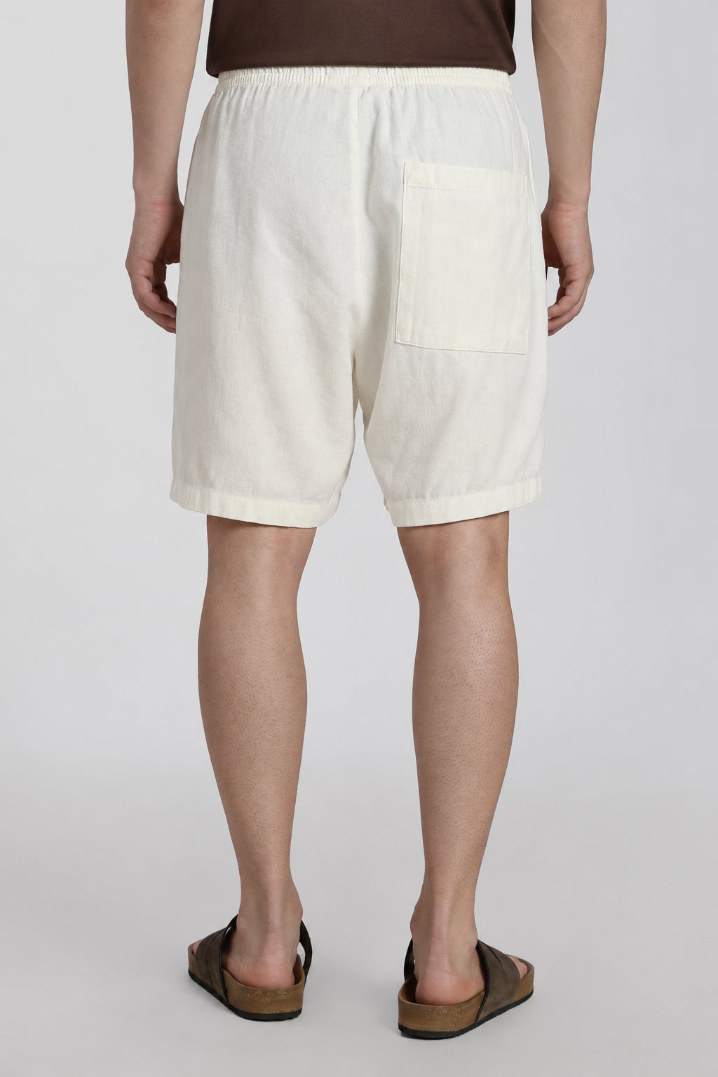 Off White 3 Pocketed Regular Fit Shorts for Men - Image 5