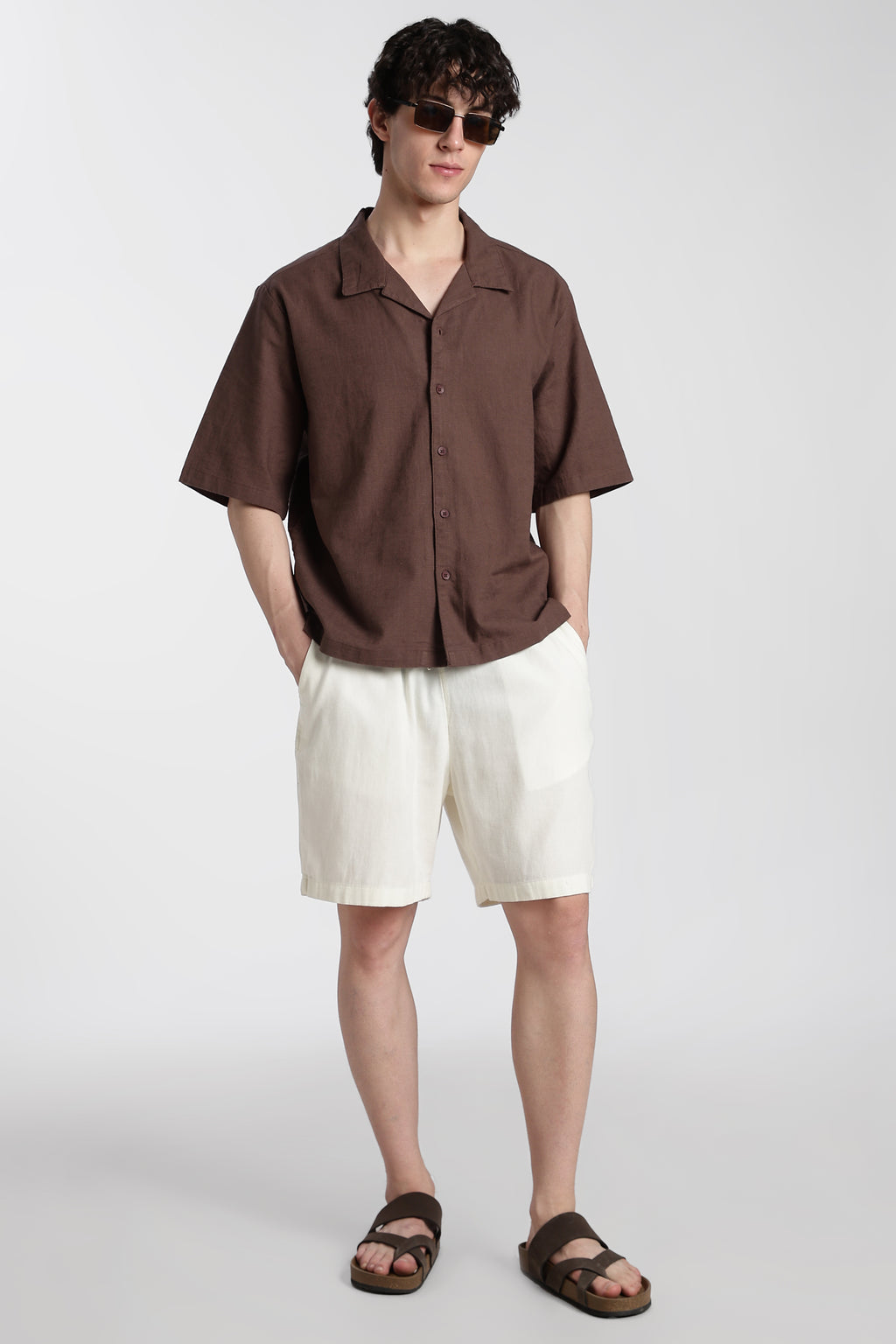 Off White 3 Pocketed Regular Fit Shorts for Men - Image 6