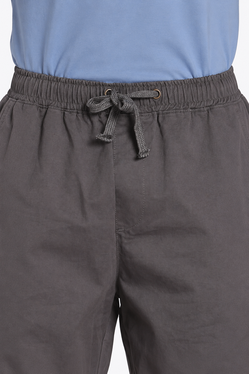 Grey 3 Pocketed Regular Fit Shorts For Men - Image 3