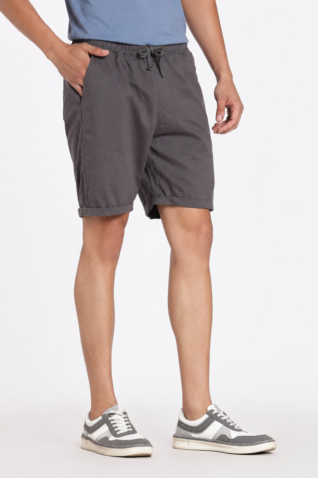 Grey 3 Pocketed Regular Fit Shorts For Men - Image 4