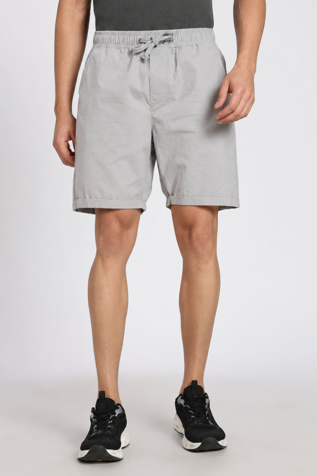 Light Grey 3 Pocketed Regular Fit Shorts for Men - Image 2