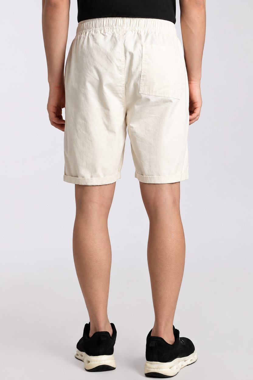 Off White 3 Pocketed Regular Fit Shorts For Men - Image 5