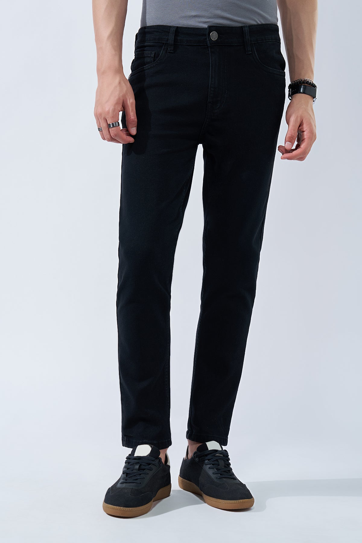 Black Solid Slim Fit Jeans for Men - Image 2