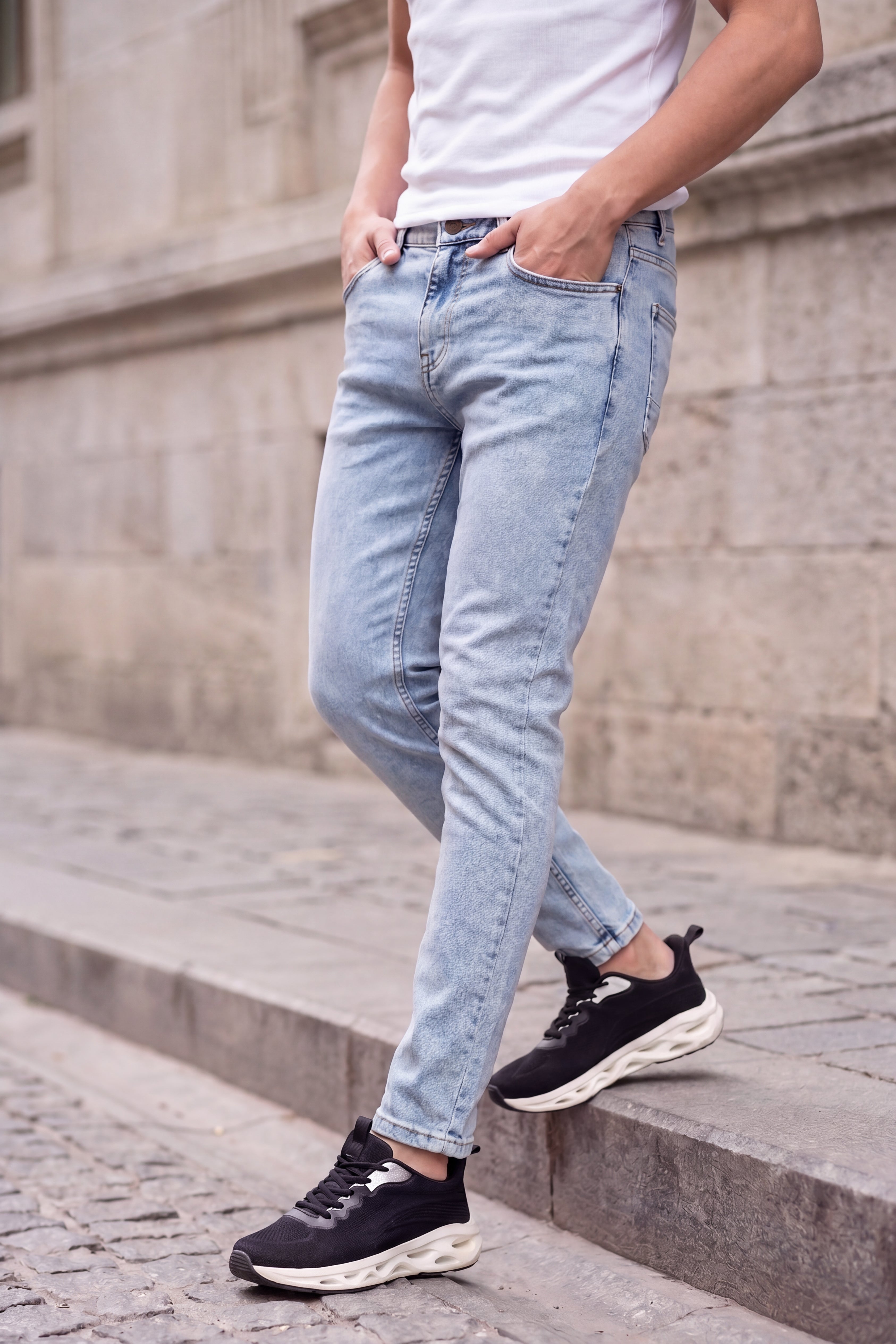 Light Blue 5 Pocketed Slim Fit Jeans for Men - Image 1