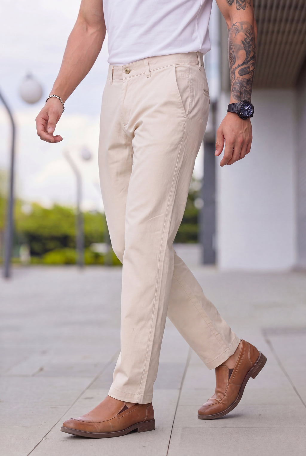 Beige Regular Fit Chinos With 4 Pocket For Men - Image 1