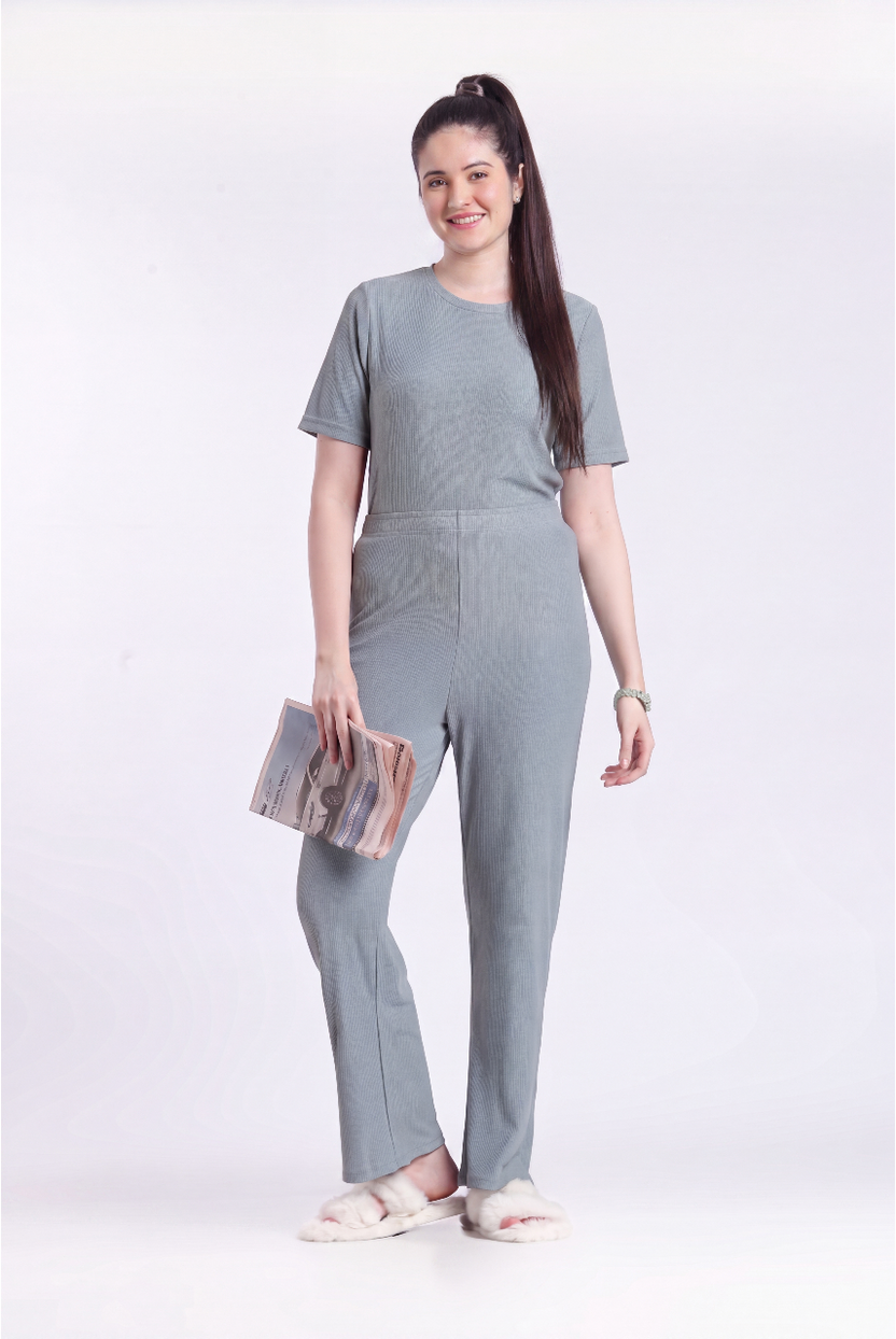 Green High Rise Straight Fit Pant For Women - Image 1