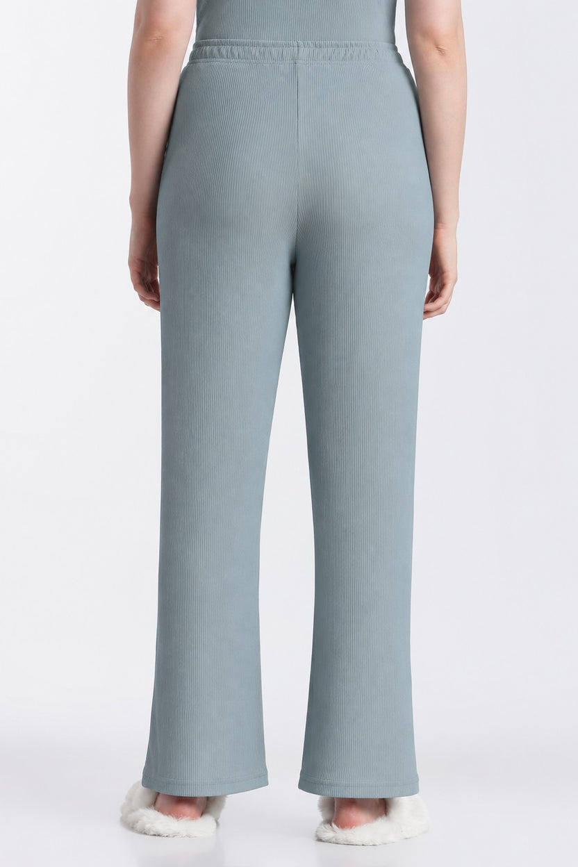 Green High Rise Straight Fit Pant For Women - Image 5