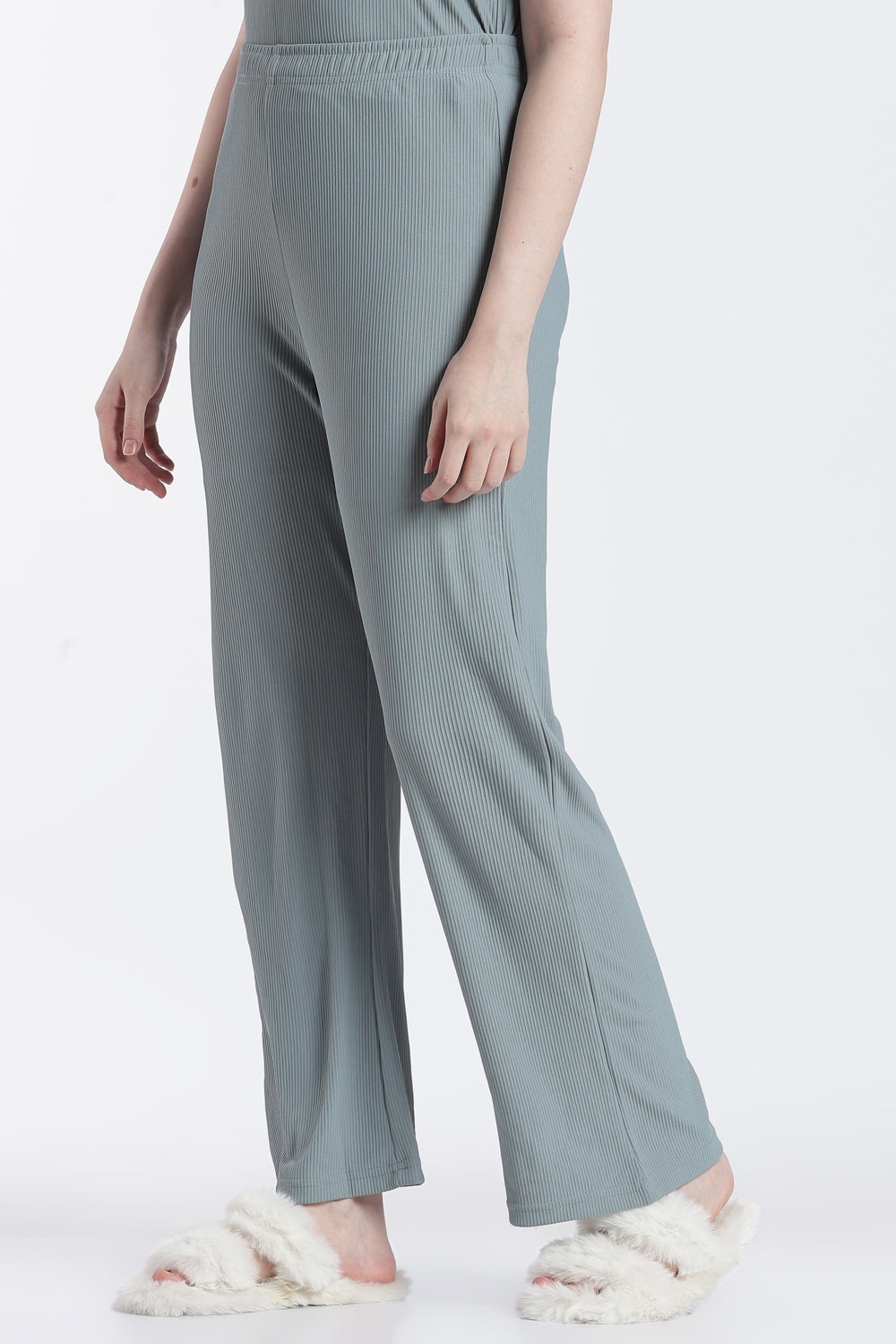 Green High Rise Straight Fit Pant For Women - Image 6