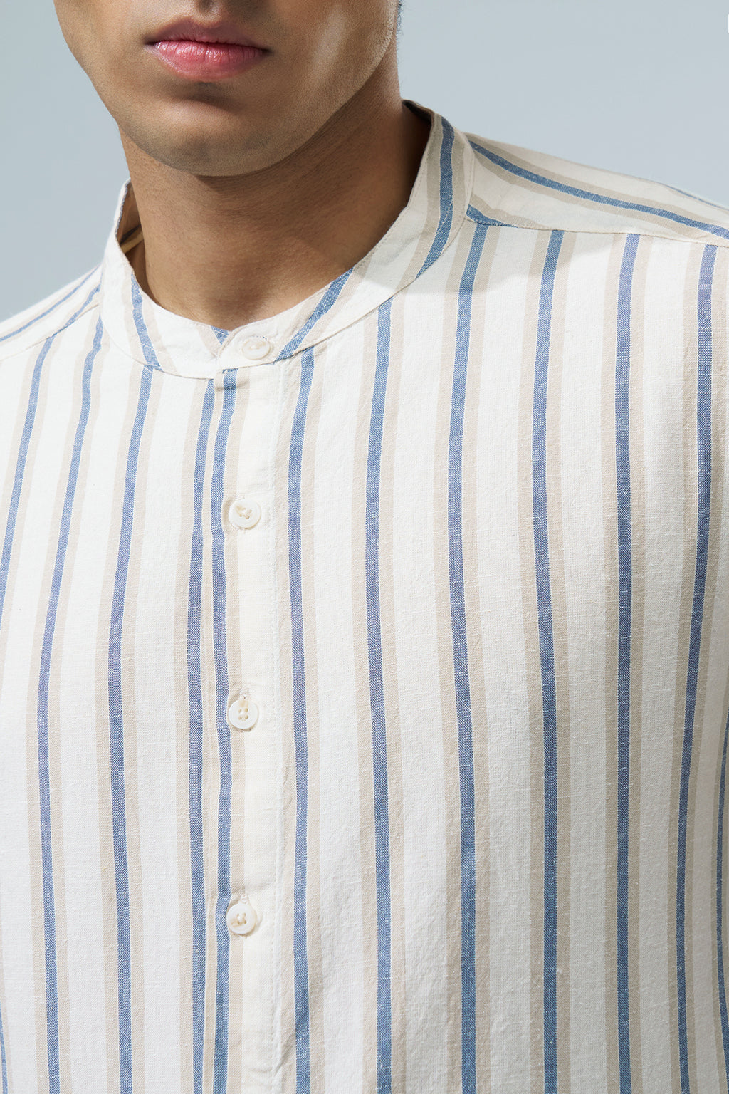 Off White Striped Regular Fit Shirt For Men - Image 3