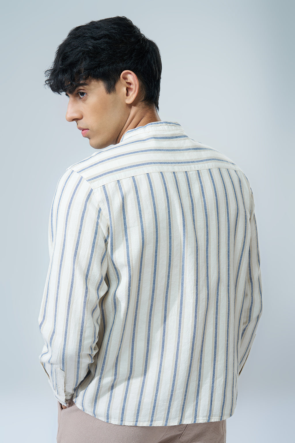 Off White Striped Regular Fit Shirt For Men - Image 5