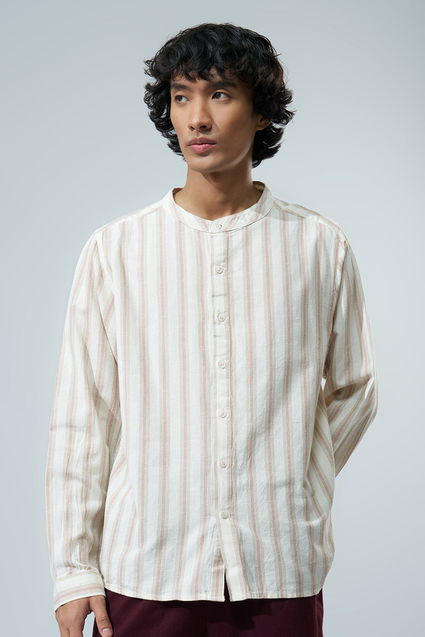 Off White Striped Regular Fit Casual Shirt For Men - Image 2