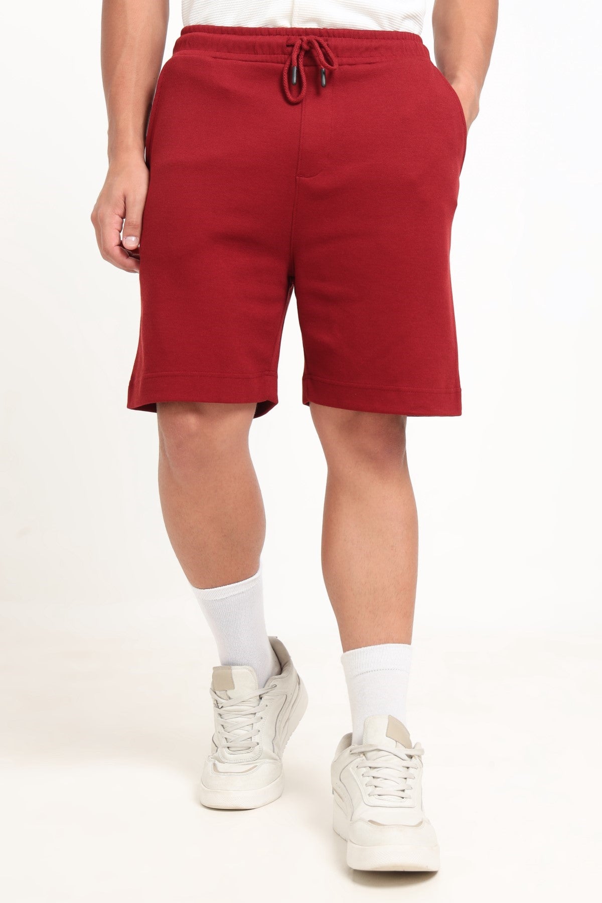 Red Solid Regular Fit Shorts for Men - Image 2