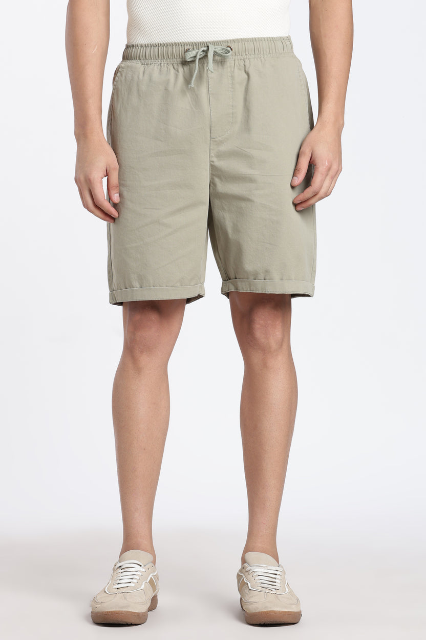 Green Solid Oversized Fit Shorts For Men - Image 2