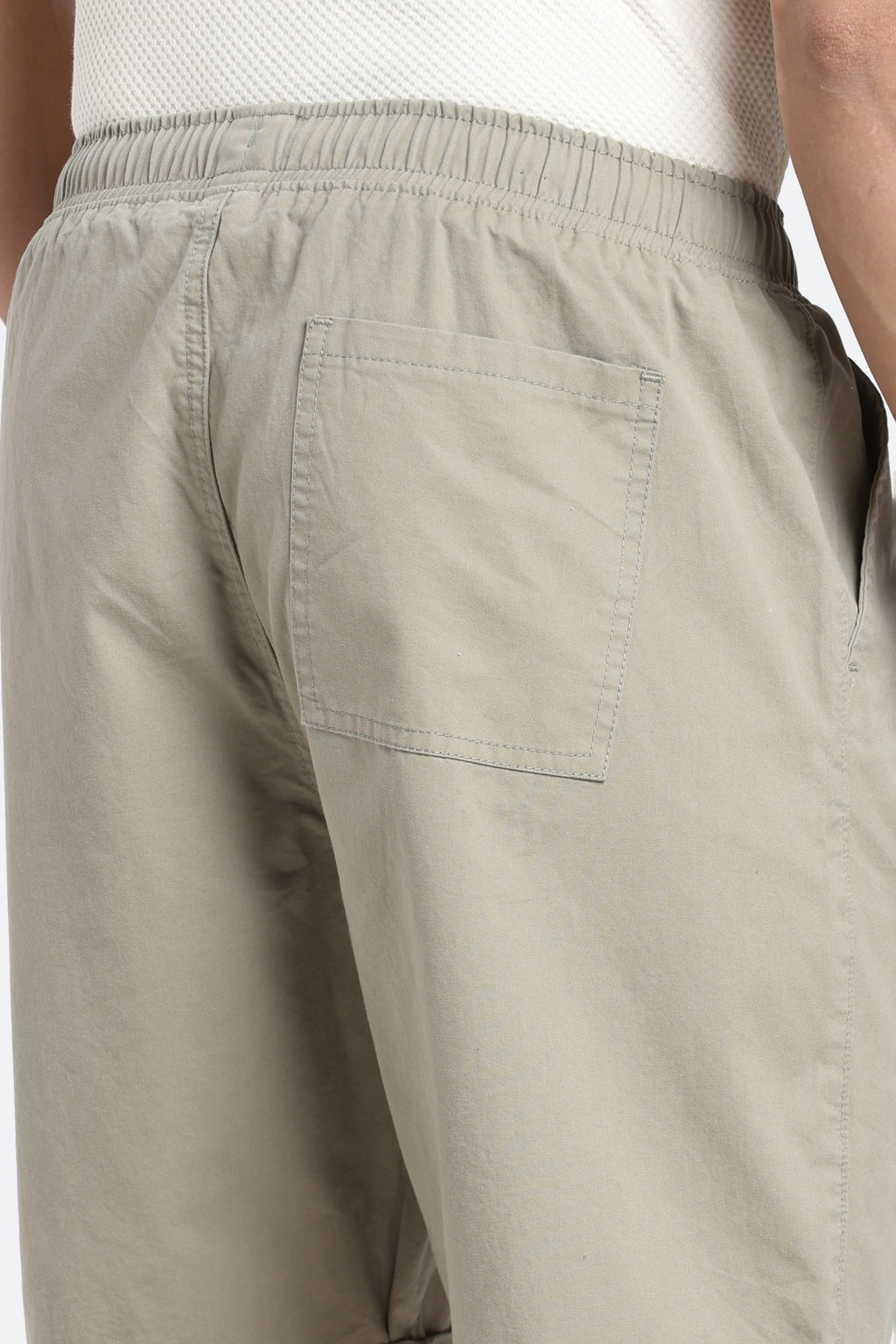 Green Solid Oversized Fit Shorts for Men - Image 3