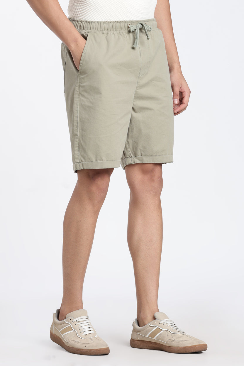 Green Solid Oversized Fit Shorts For Men - Image 4