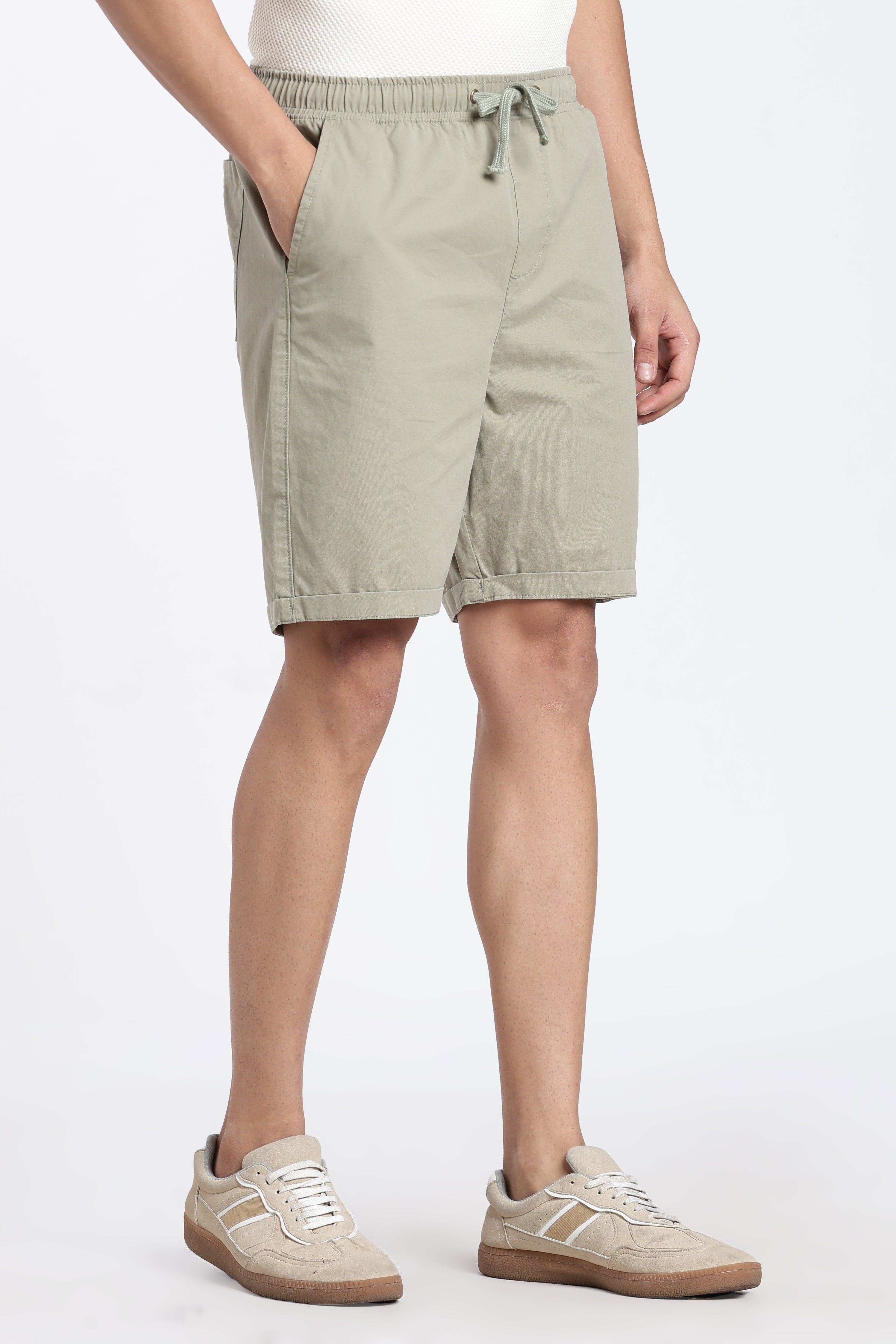 Green Solid Oversized Fit Shorts for Men - Image 4