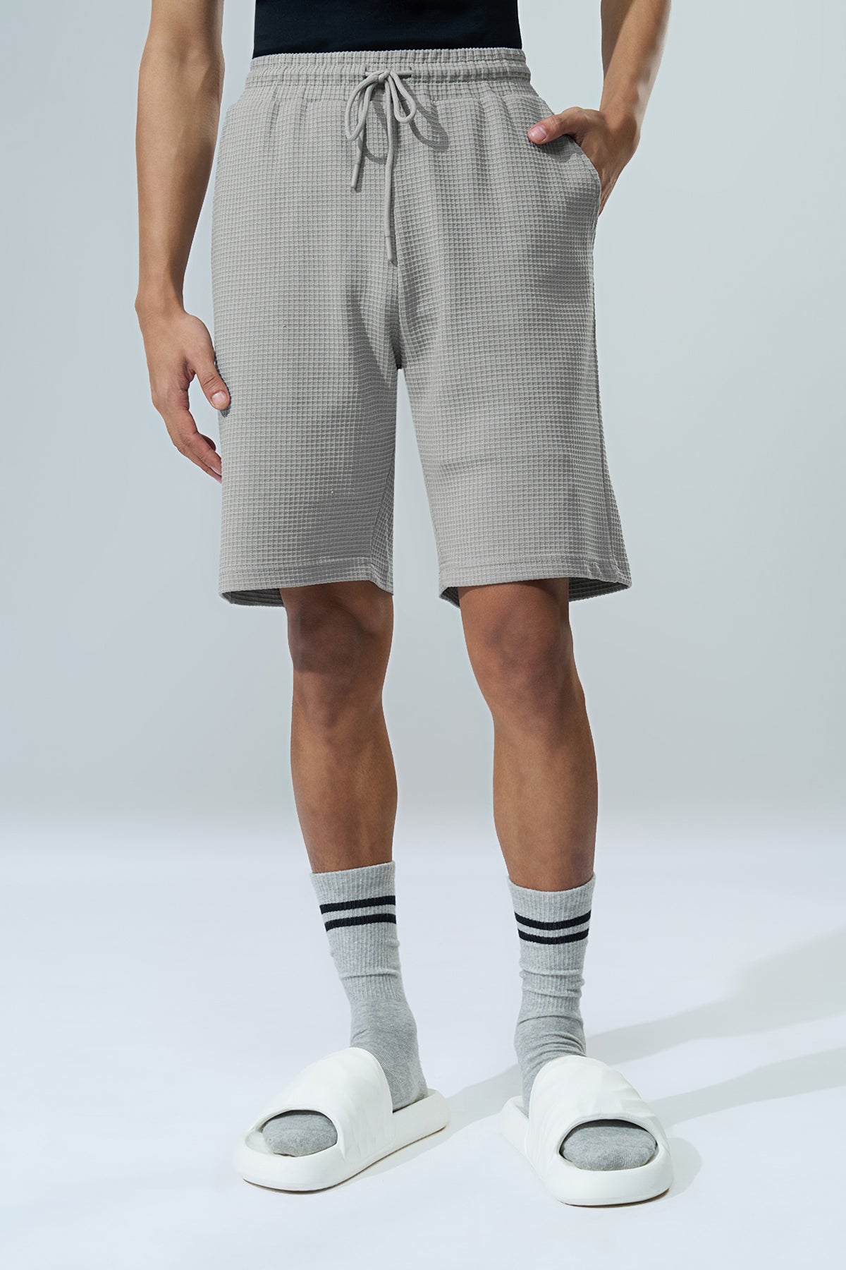 Grey Textured Regular Fit Shorts for Men - Image 2