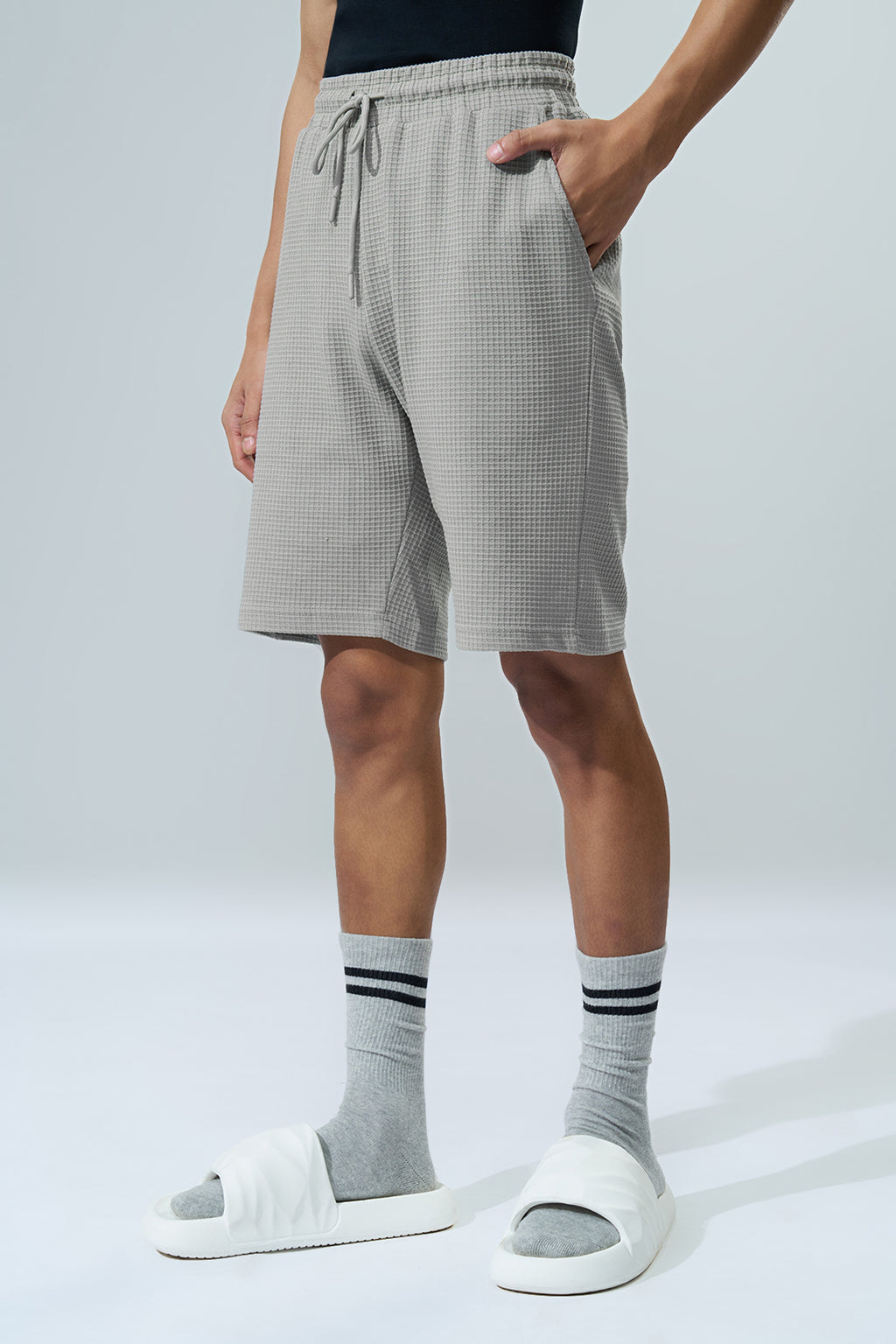 Grey Textured Regular Fit Shorts for Men - Image 4
