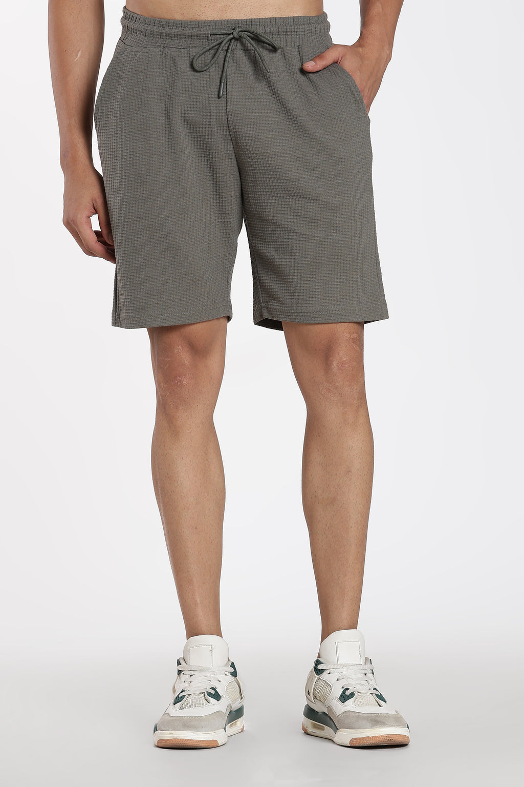 Olive 3 Pocketed Regular Fit Shorts for Men - Image 2