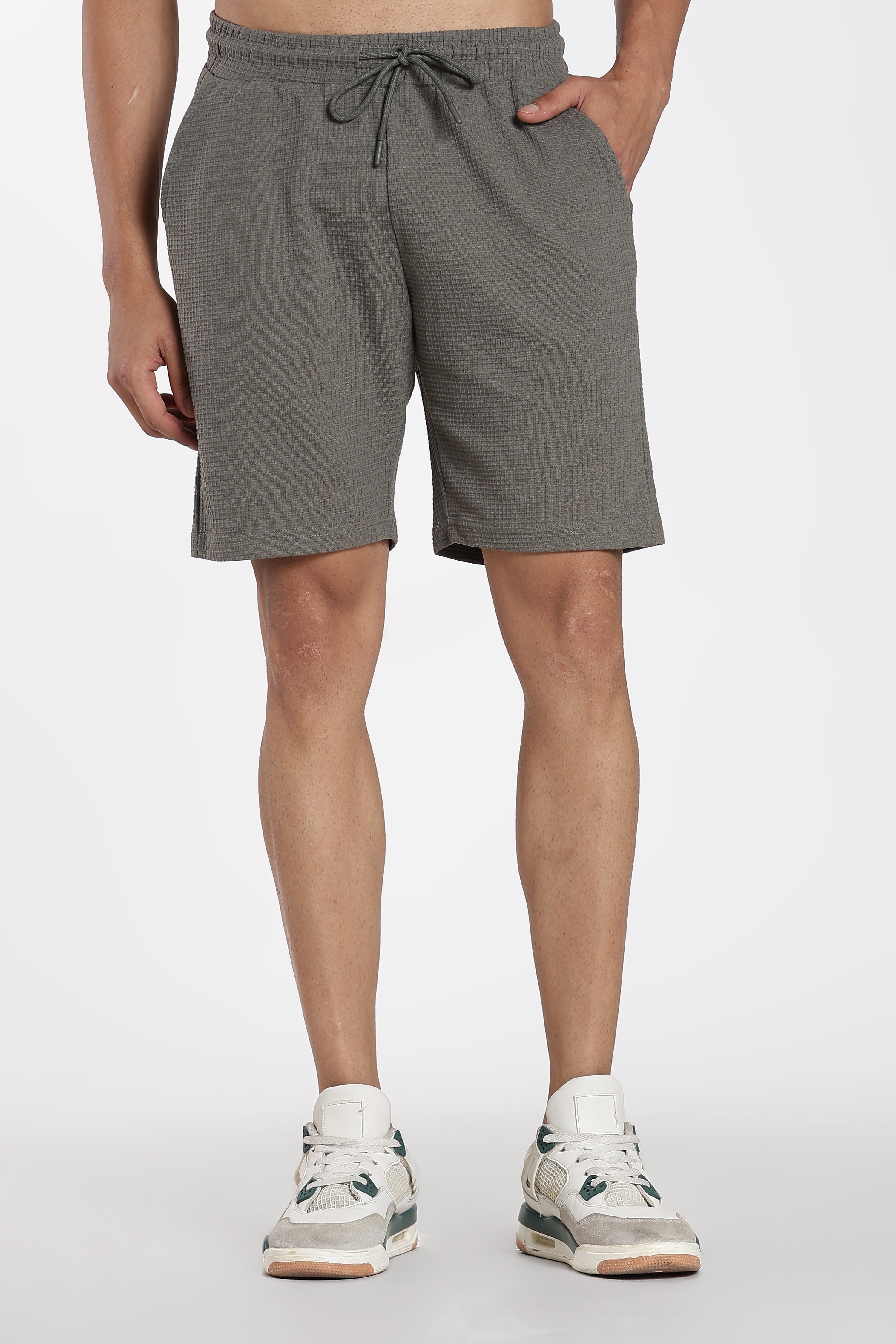 Olive 3 Pocketed Regular Fit Shorts for Men - Image 2