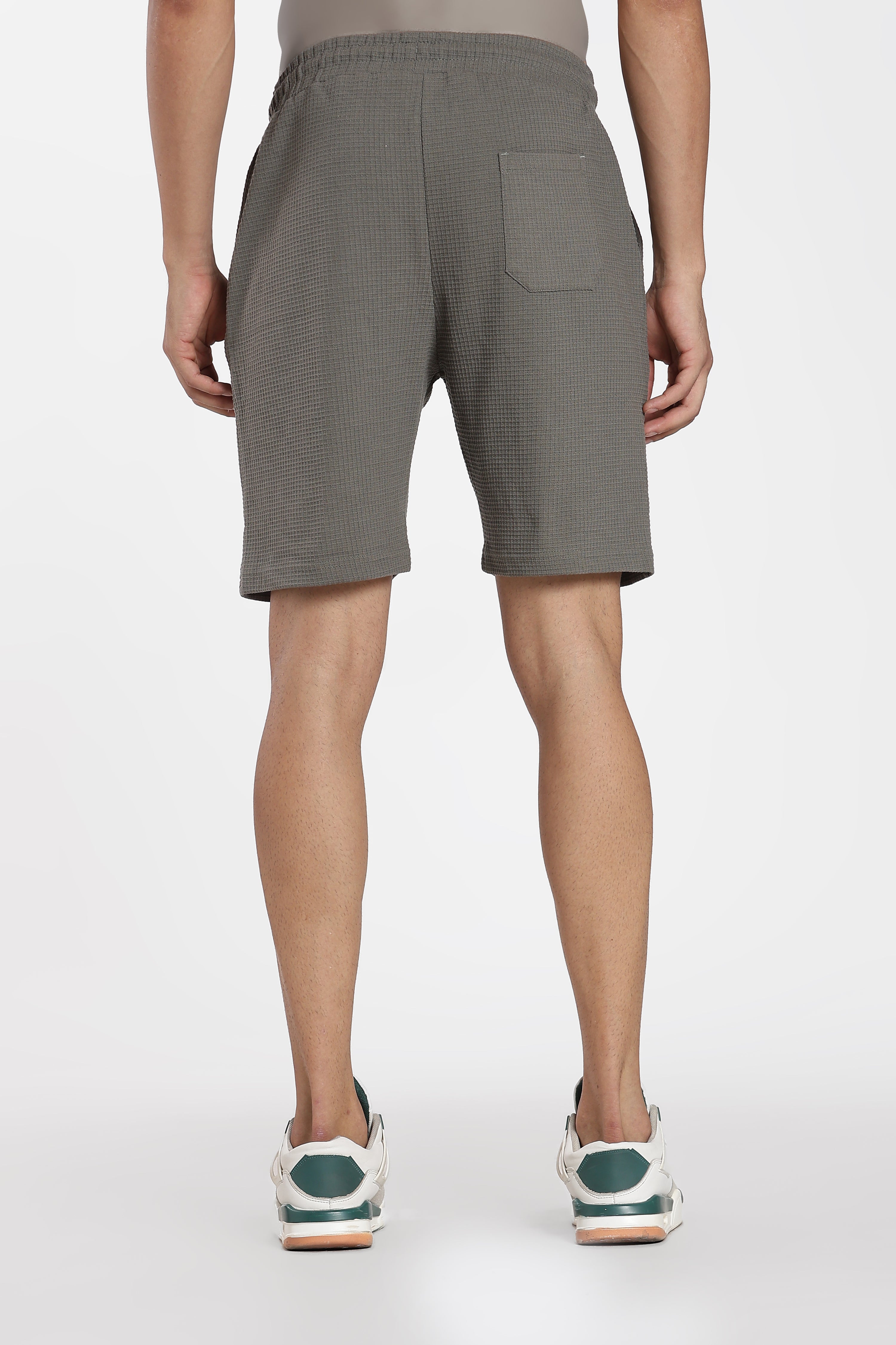Olive 3 Pocketed Regular Fit Shorts for Men - Image 5