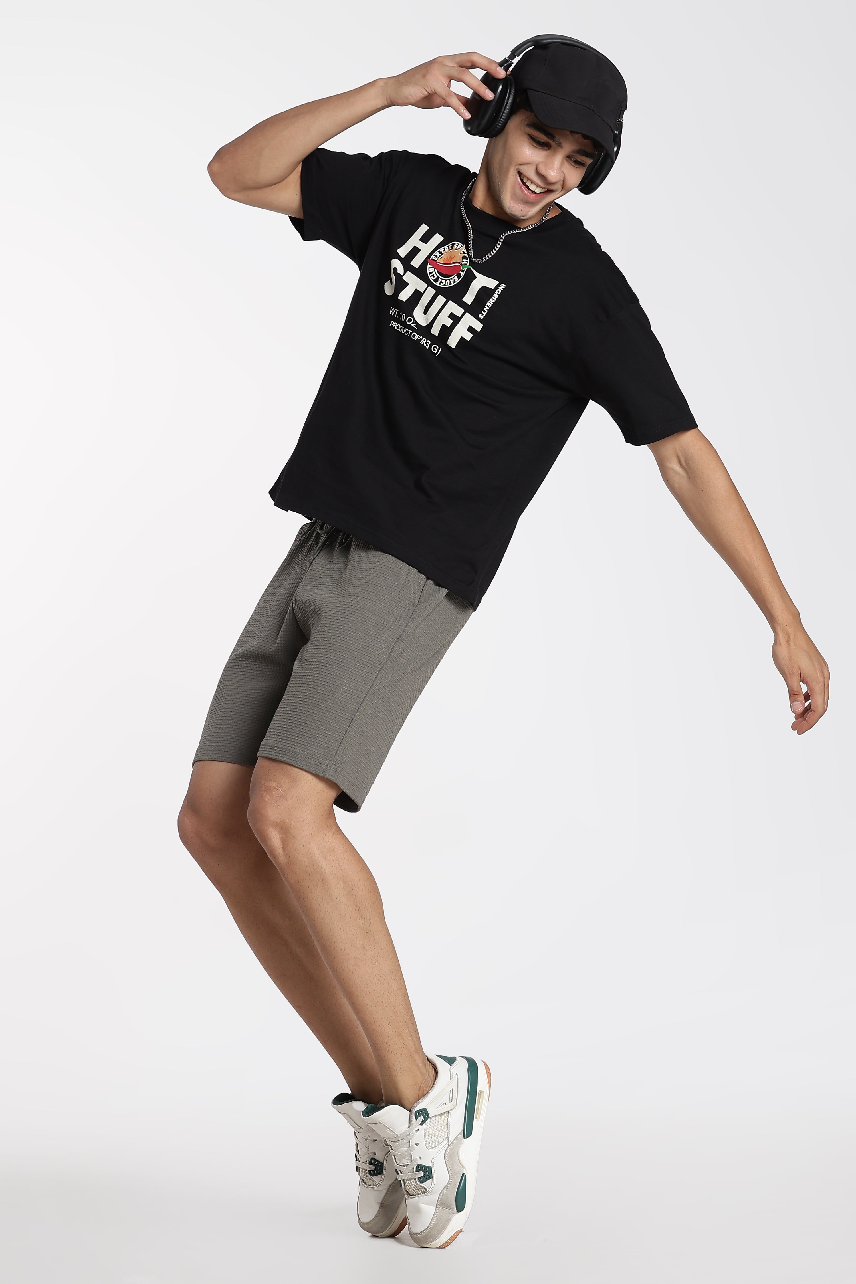Olive 3 Pocketed Regular Fit Shorts for Men - Image 6