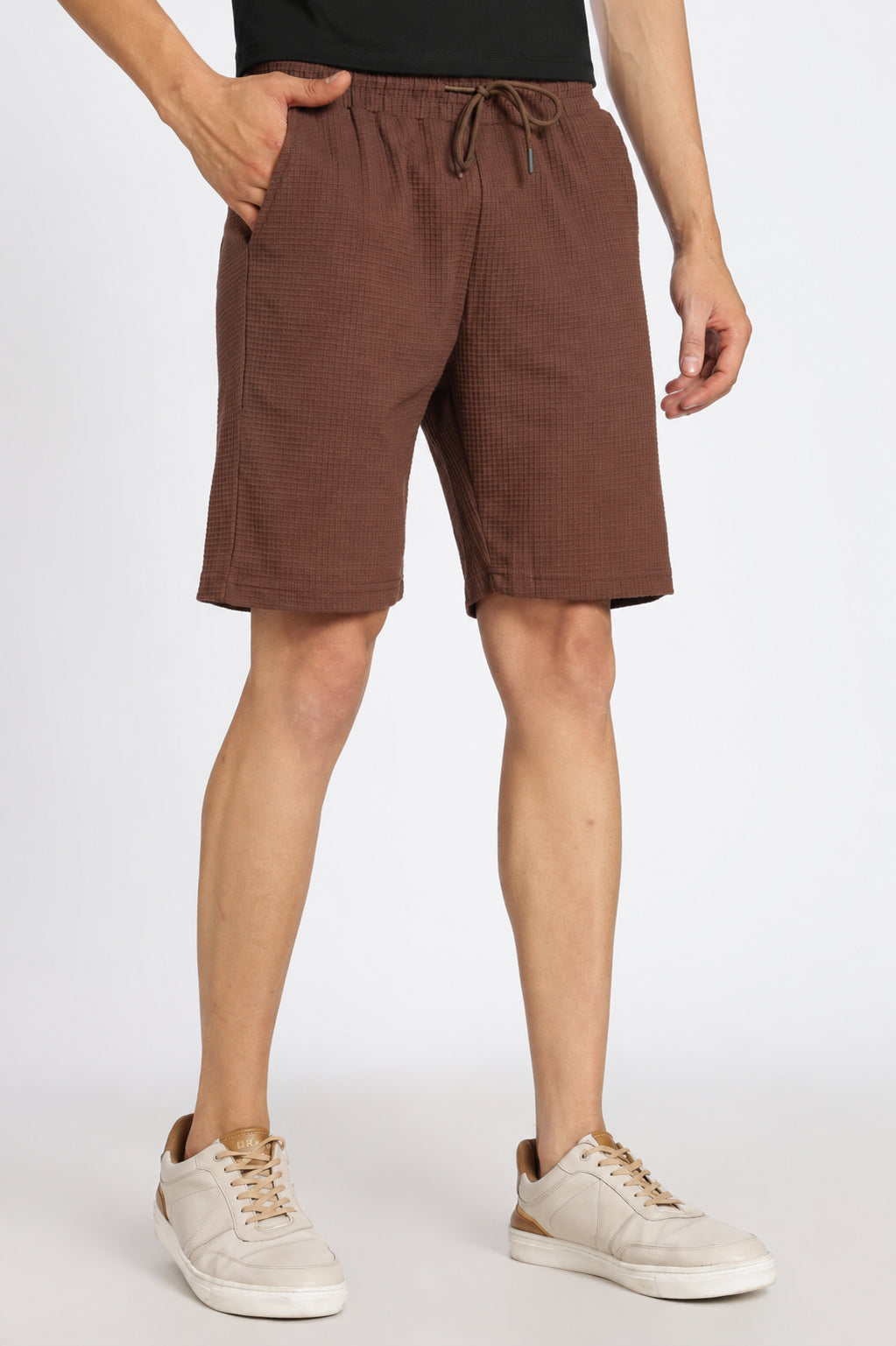 Brown 3 Pocketed Regular Fit Shorts for Men - Image 4
