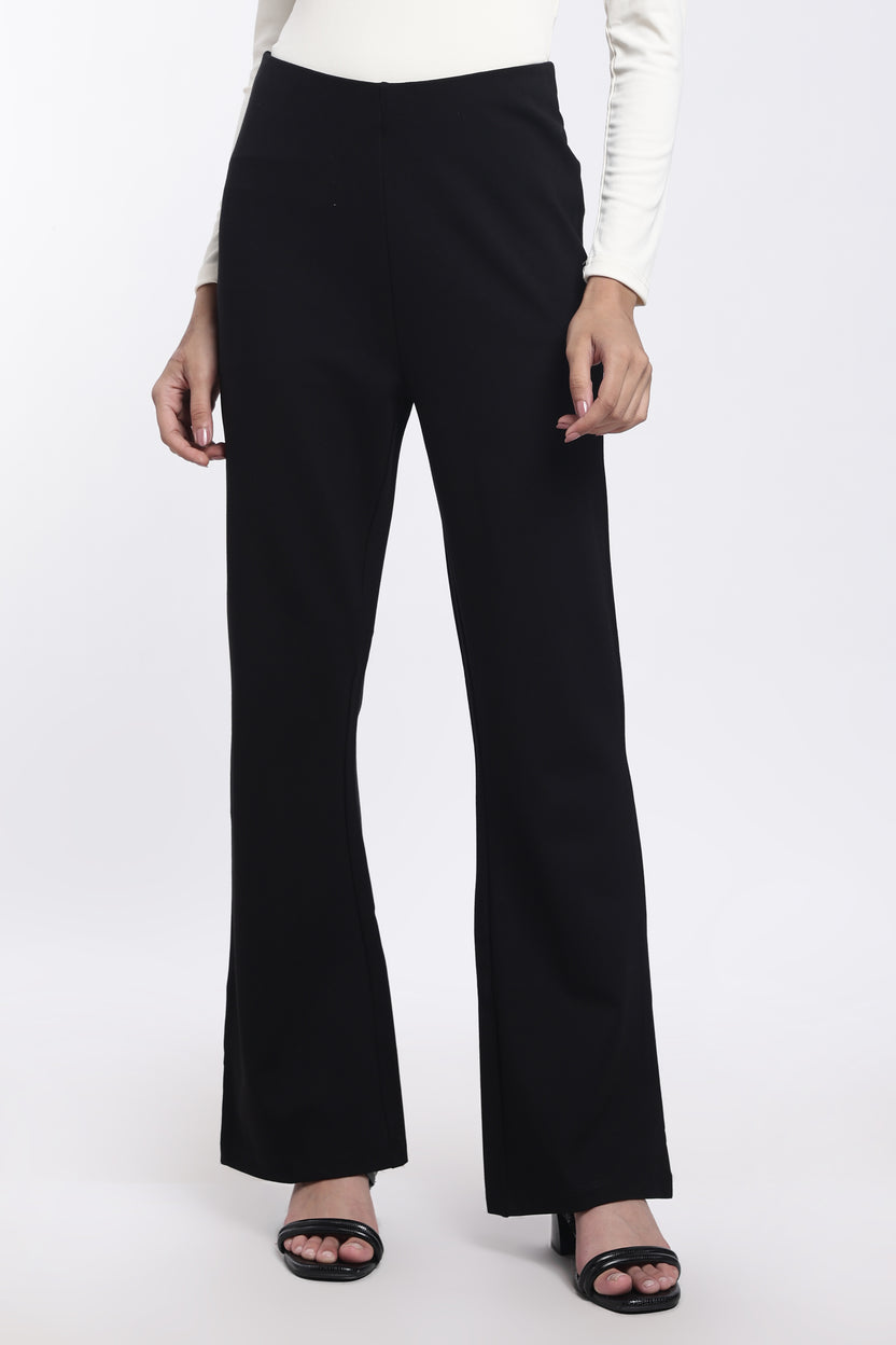 Black Solid Regular Fit Trouser for Women - Image 2