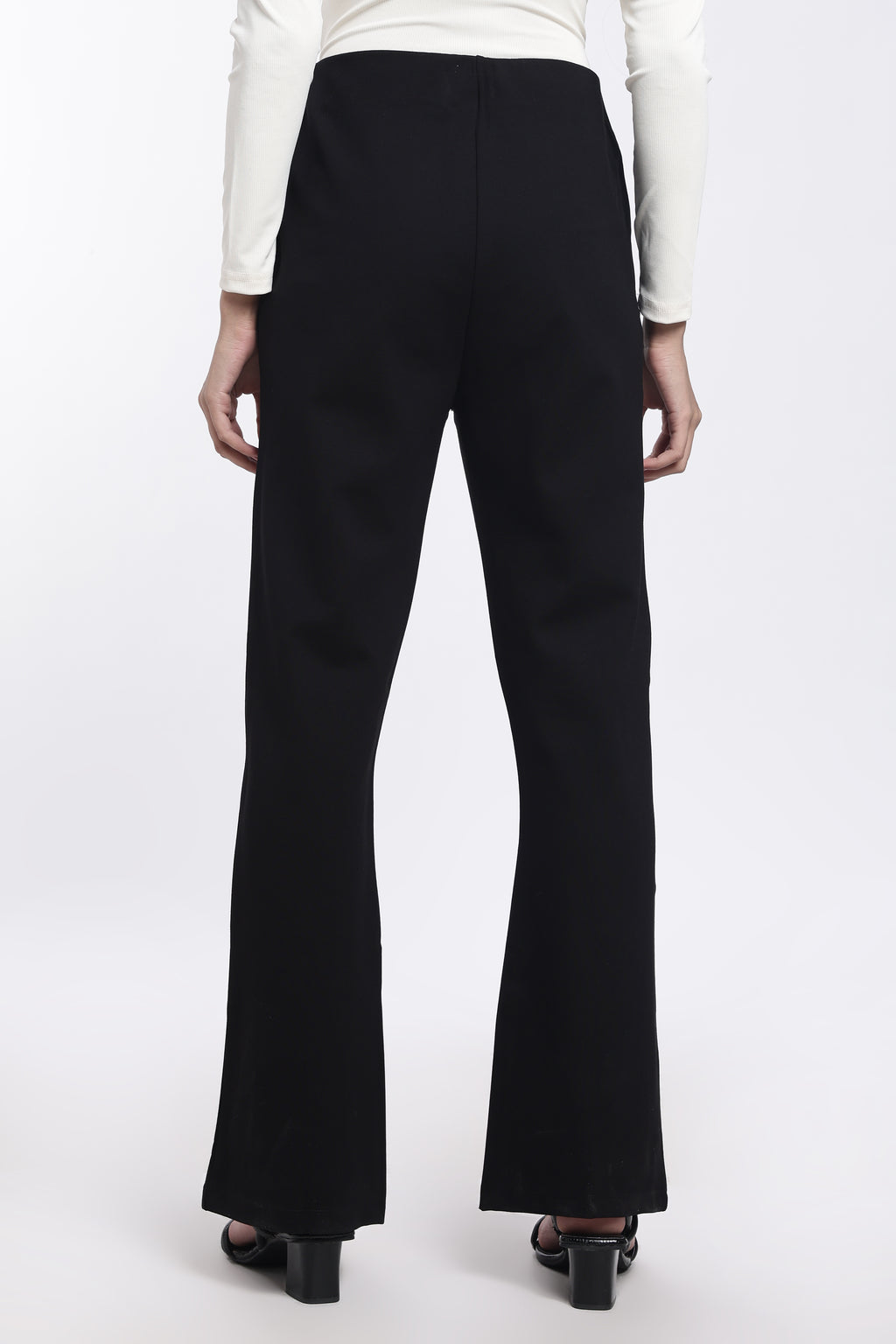 Black Solid Regular Fit Trouser for Women - Image 6