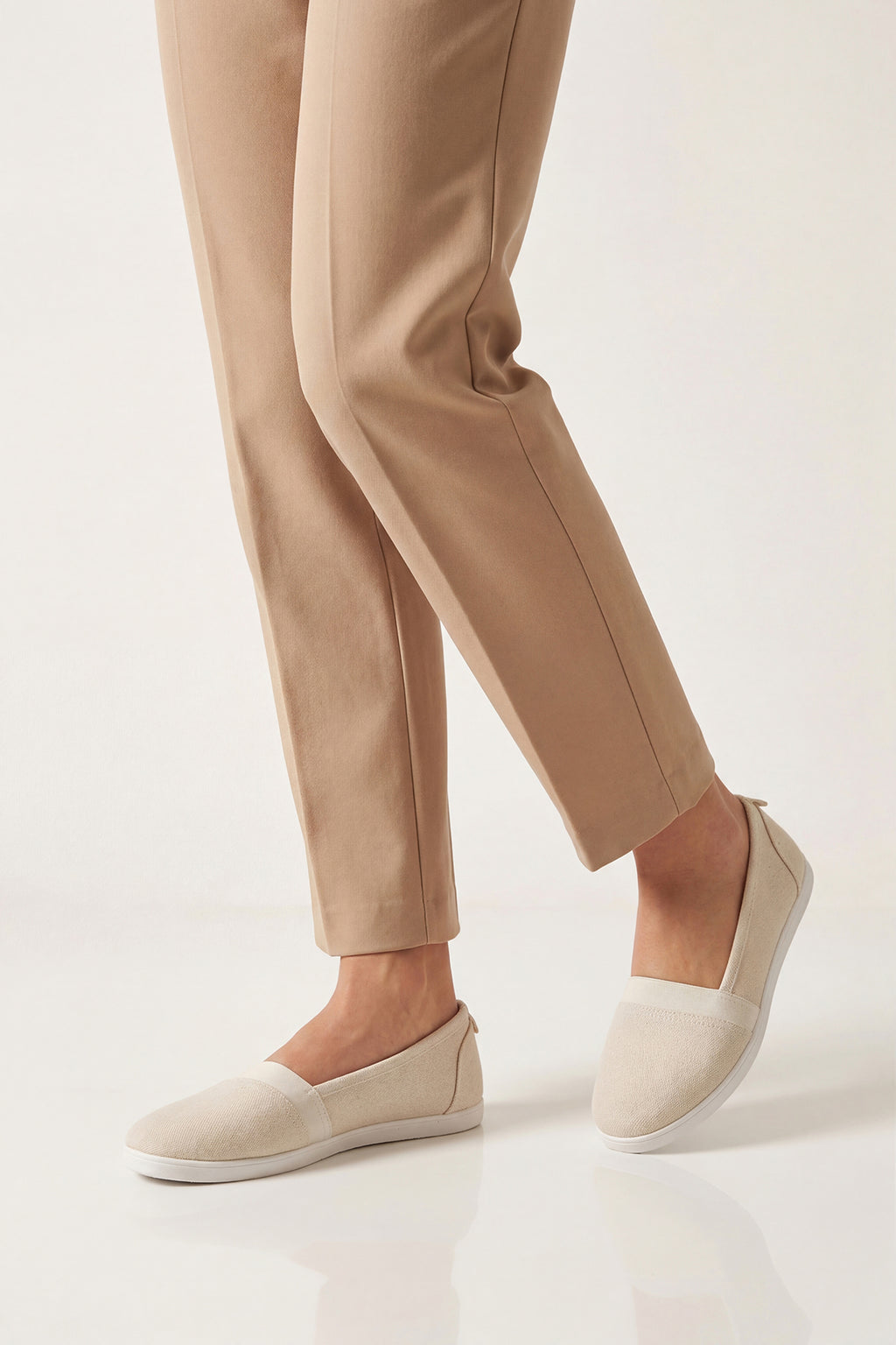 Off White Textured Ballerinas for Women - Image 1