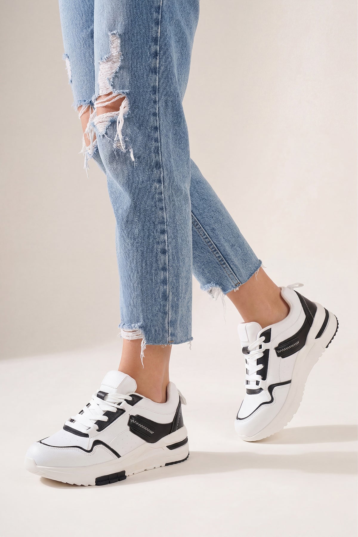 Black Colourblocked Sneakers for Men - Image 1