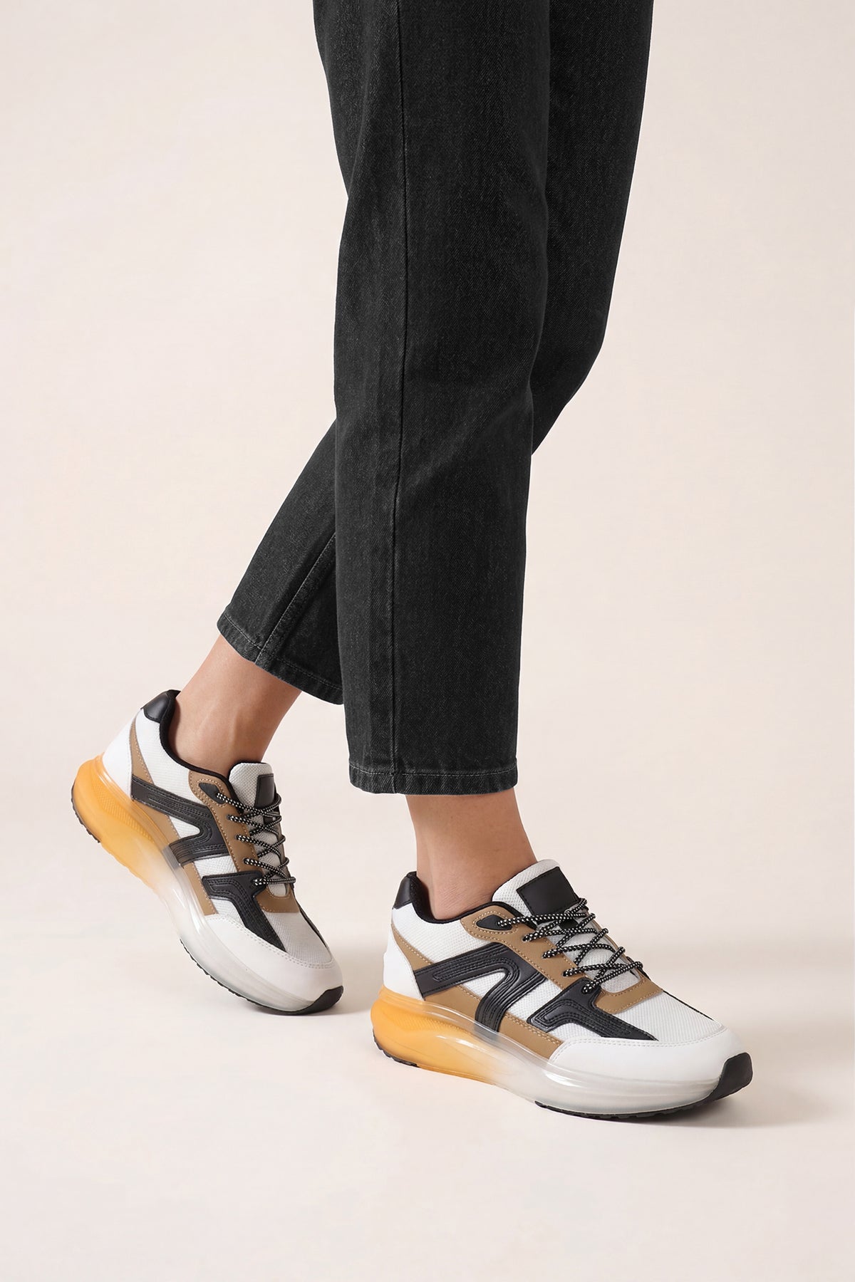 Off White Colourblocked Sneakers for Men - Image 1