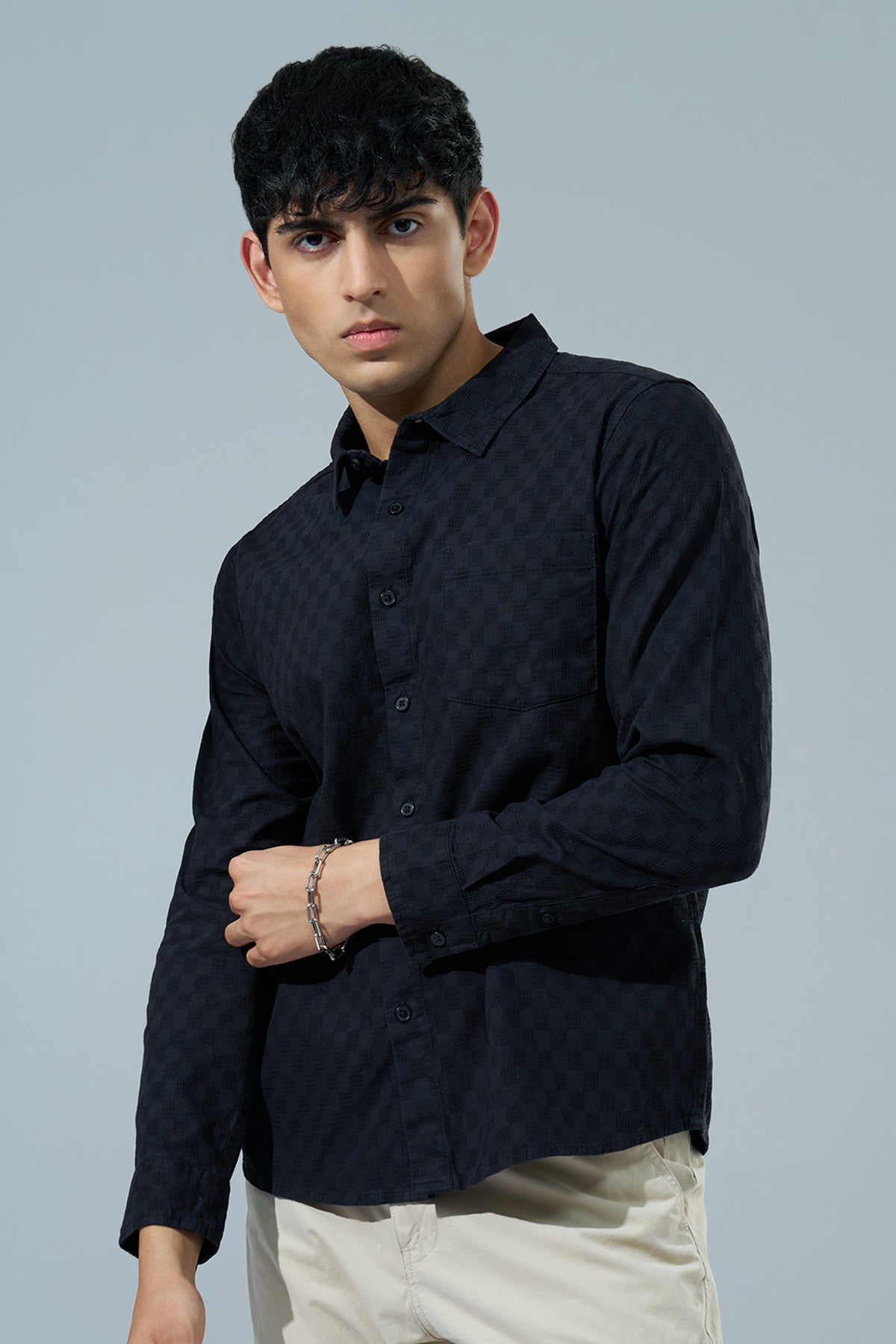 Black Textured Regular Fit Casual Shirt for Men - Image 2