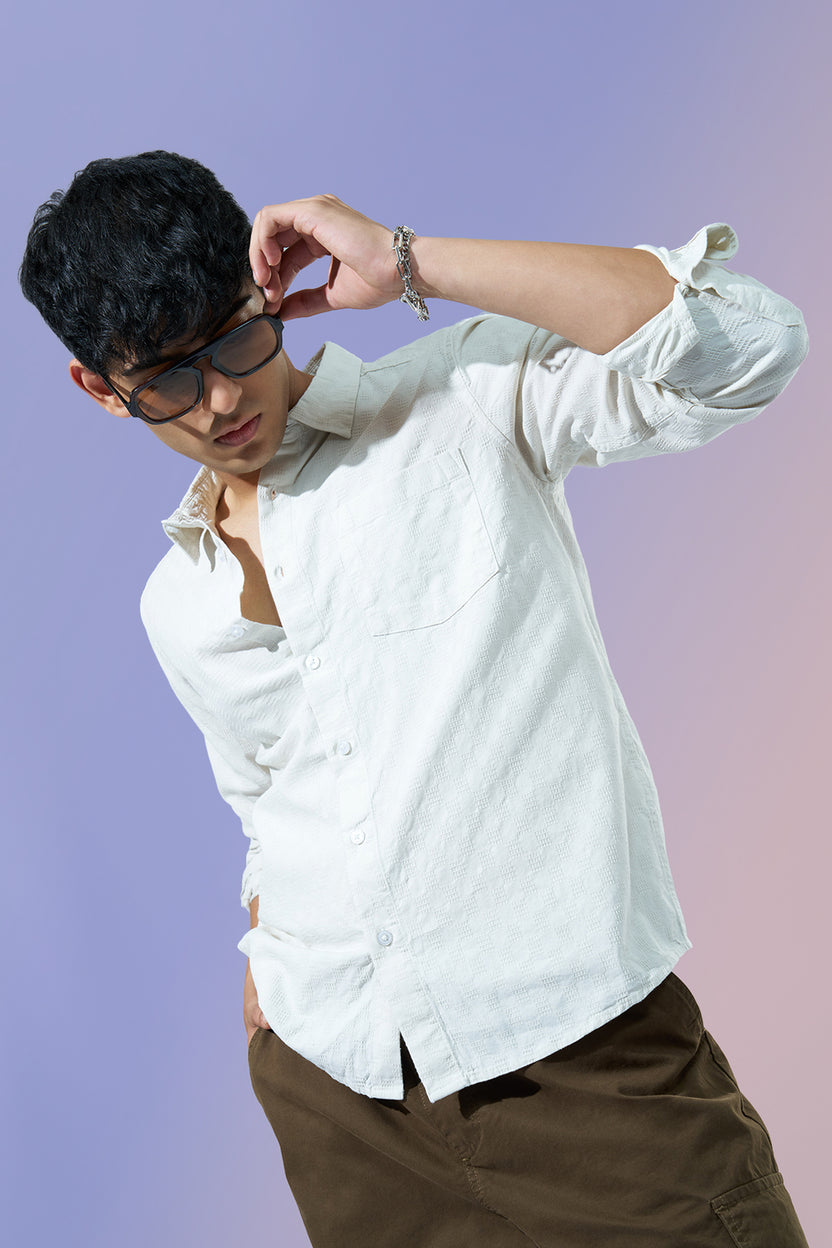 Off White Textured Regular Fit Casual Shirt For Men - Image 1