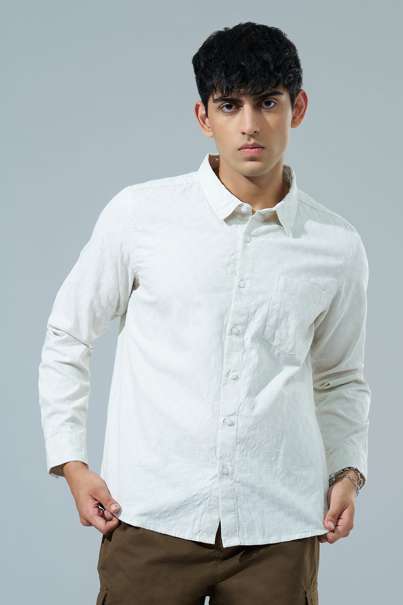 Off White Textured Regular Fit Casual Shirt For Men - Image 2