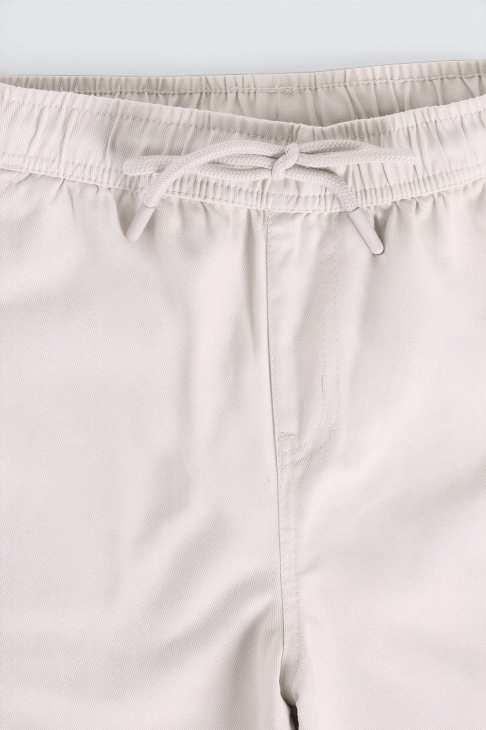 Off White Solid Cargo Shorts with Pockets - Image 5