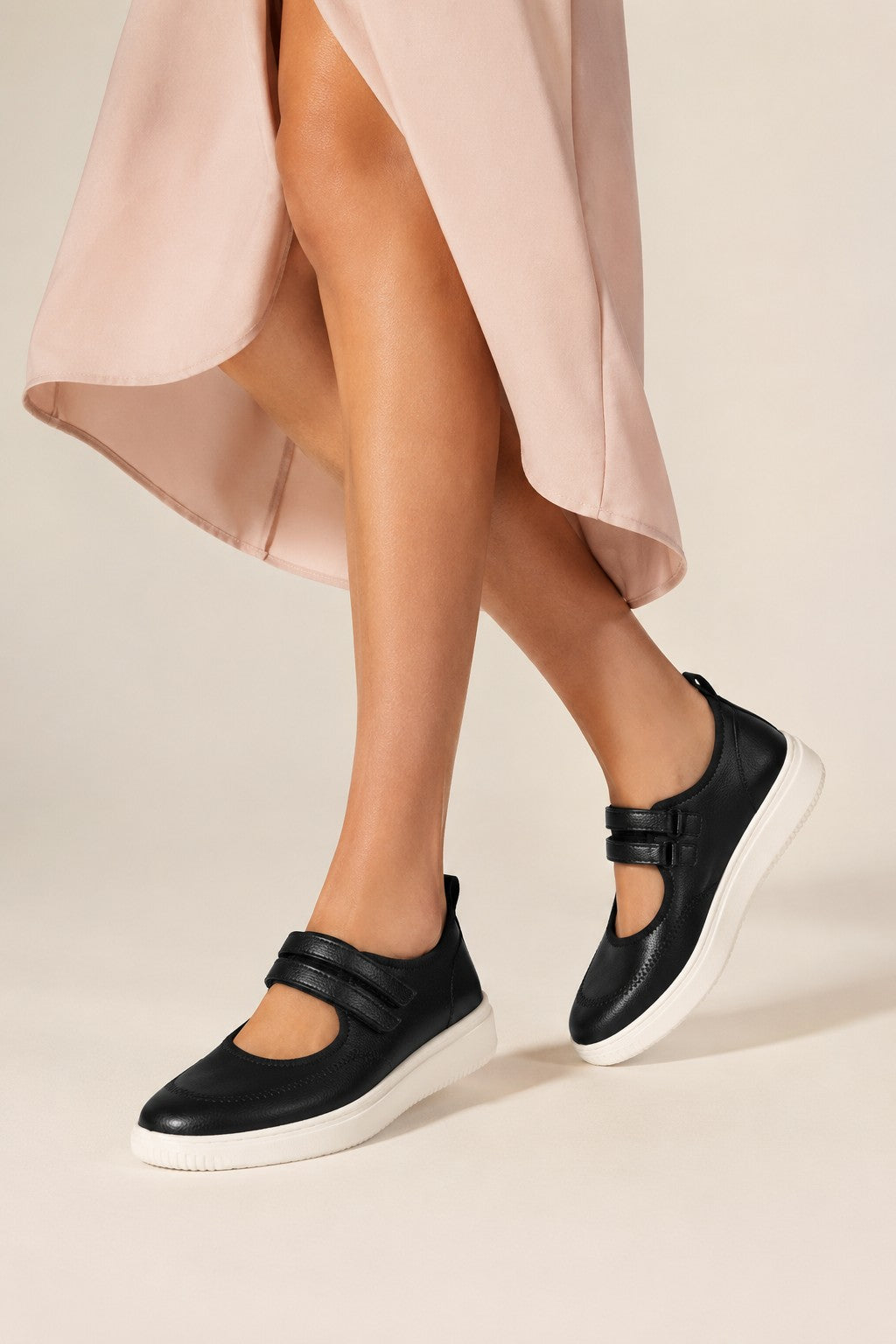 Black Solid Sneakers for Women - Image 1
