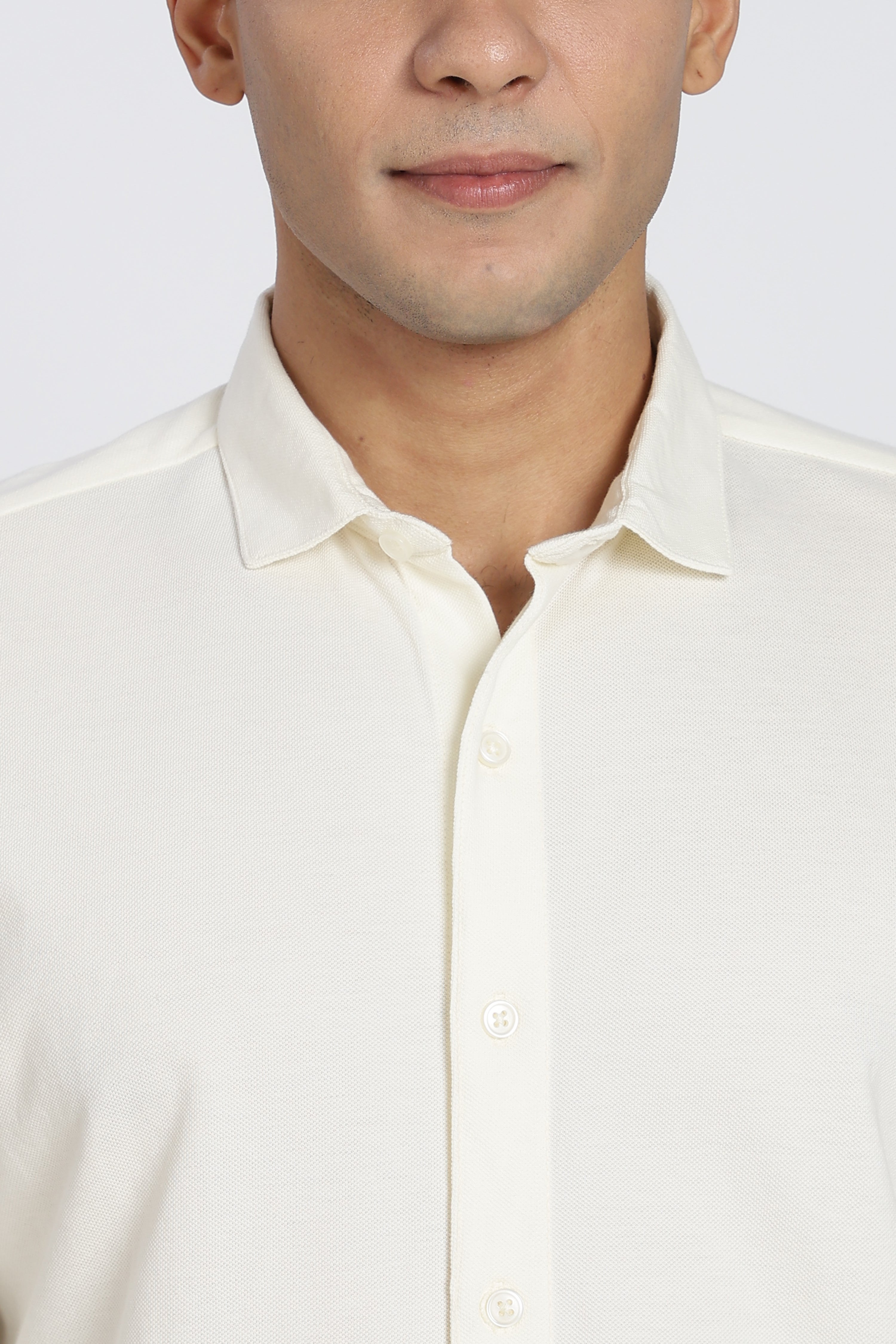Off White Solid Regular Fit Casual Shirt for Men - Image 7