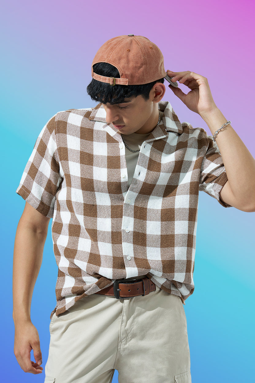 Off White Checked Regular Fit Casual Shirt For Men - Image 1