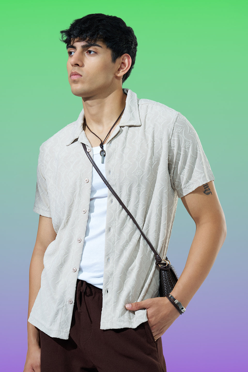 Off White Textured Regular Fit Casual Shirt for Men - Image 1