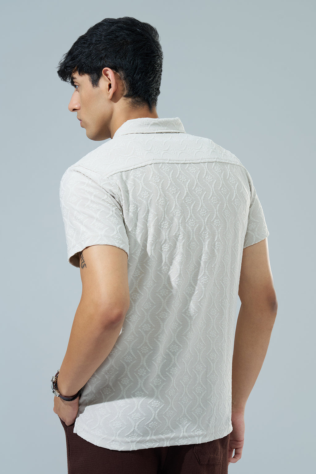 Off White Textured Regular Fit Casual Shirt for Men - Image 5