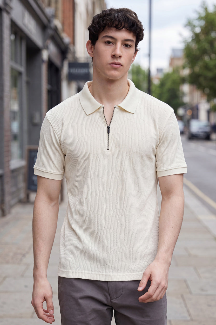 Off White Textured Regular Fit Polo T-Shirt For Men - Image 1