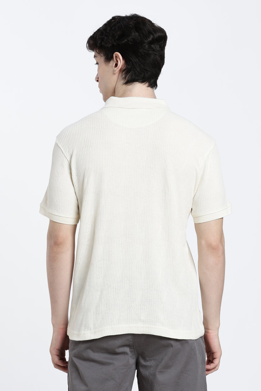 Off White Textured Regular Fit Polo T-Shirt For Men - Image 5