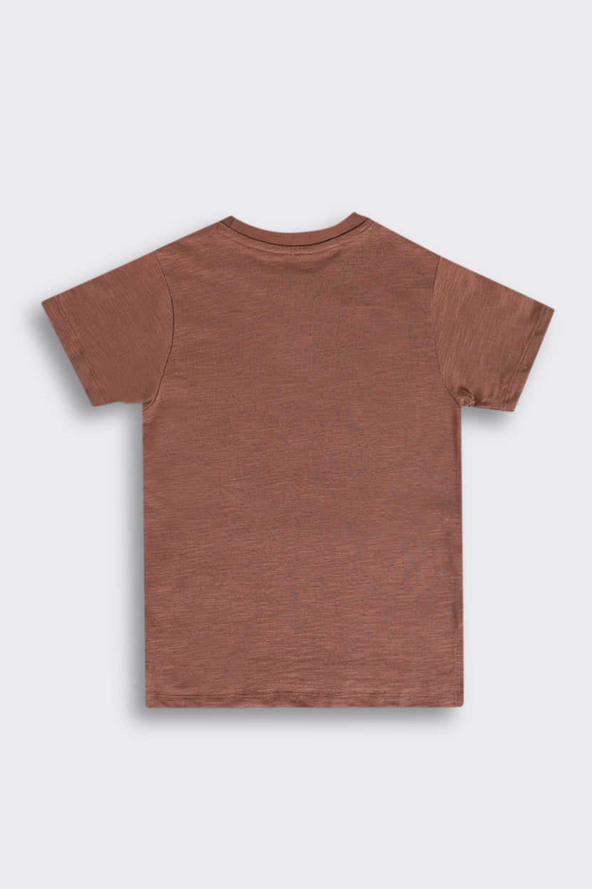 Brown High‑Low Hem Graphic T‑Shirt for Tweens Boys - Image 3