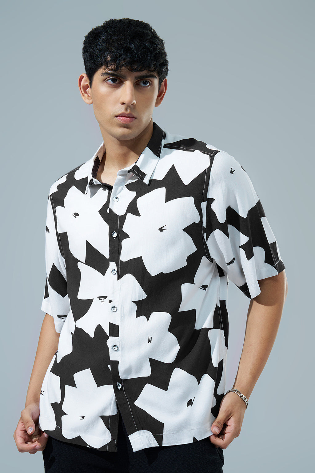 Black Printed Regular Fit Casual Shirt for Men - Image 2