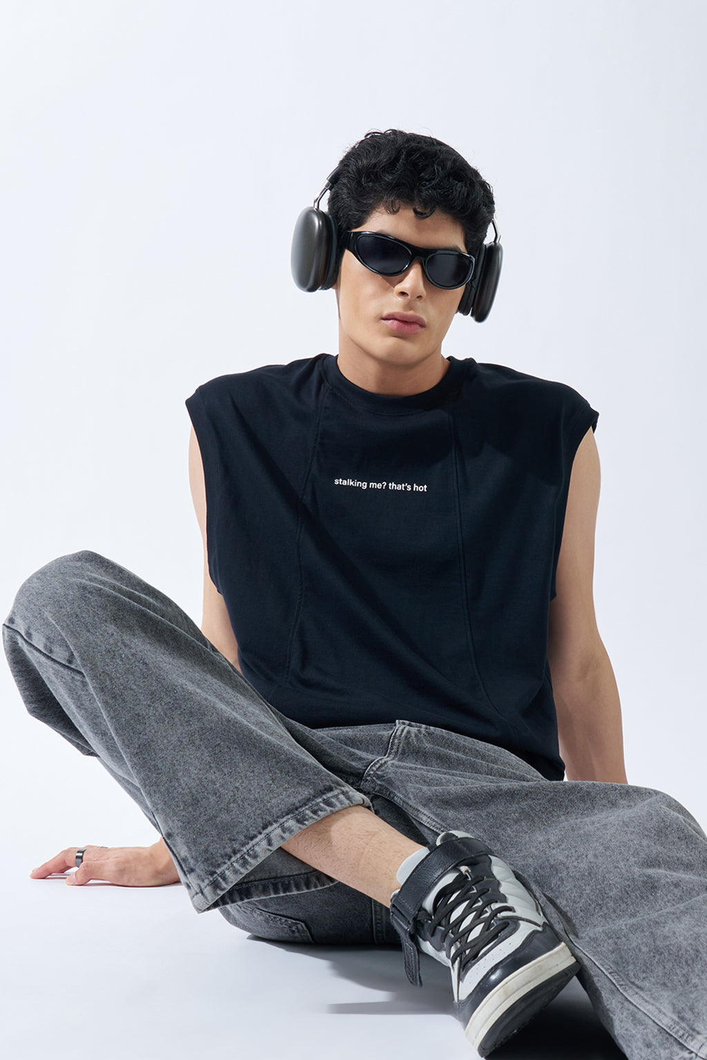 Black Sleeveless Slogan T-Shirt for Men - Image 1